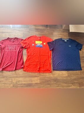 Size large men’s T-shirt bundle